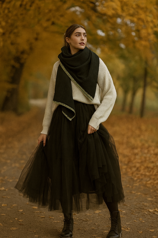 Musselindecke- Tuch – Schwarz mit goldener Kante (130x130 cm)