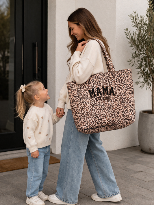 Mama Leo Bag im Set mit Kosmetiktasche personalisierbar