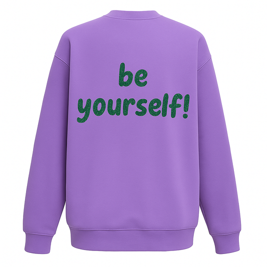 be yourself! Statement-Sweater in Flieder – Dein perfekter Look für Alltag &amp; Café-Momente